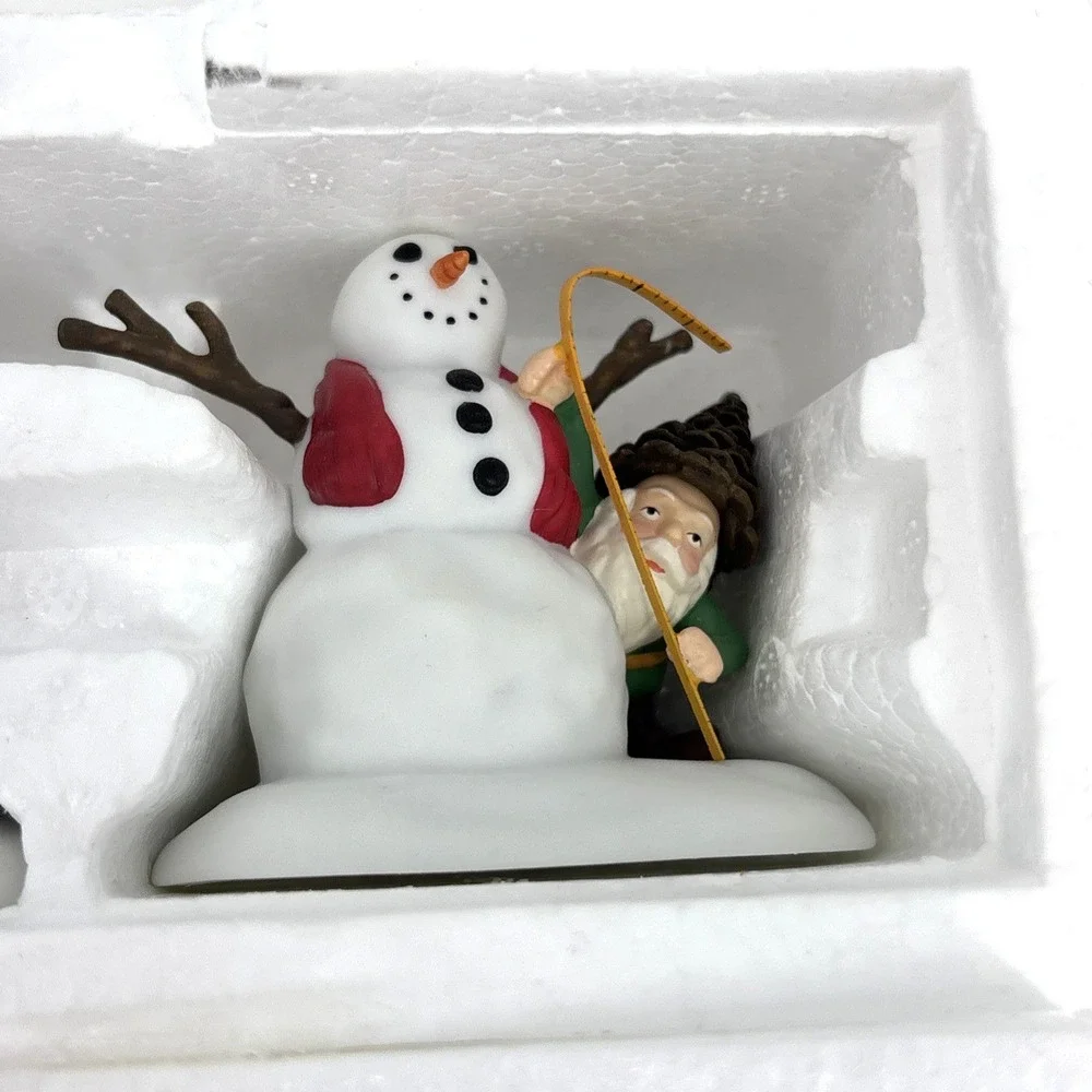 Dept 56 Town Meeting Hall Tree House North Pole, Woods Entrance, Snowman & Elf